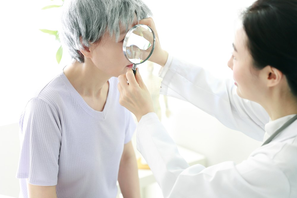 Early Cataract Symptoms and Presbyopia: Accurate Diagnosis and Treatment Guide 1 1 15